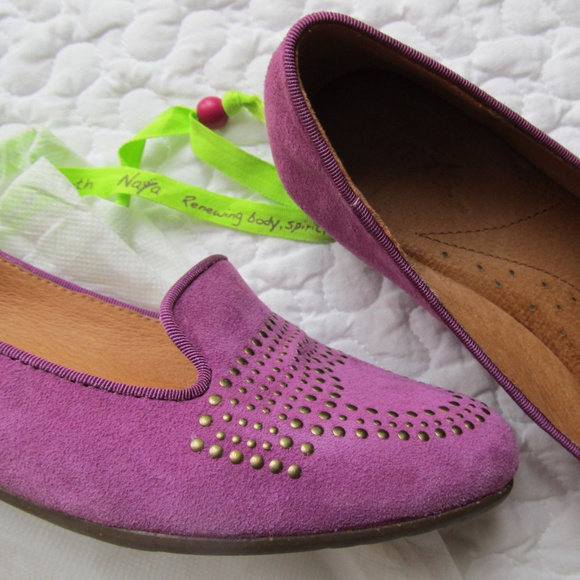 NIB📍FIRM📍NAYA Studded Suede Loafers Box&Dust bag - Picture 3 of 16